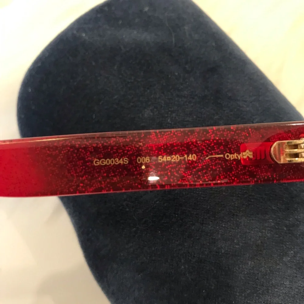Gucci-Red Glitter Gradient sunglasses